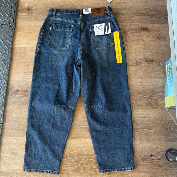 Frye Medium Wash Barrel Jeans size 8 - Picture 5 of 6